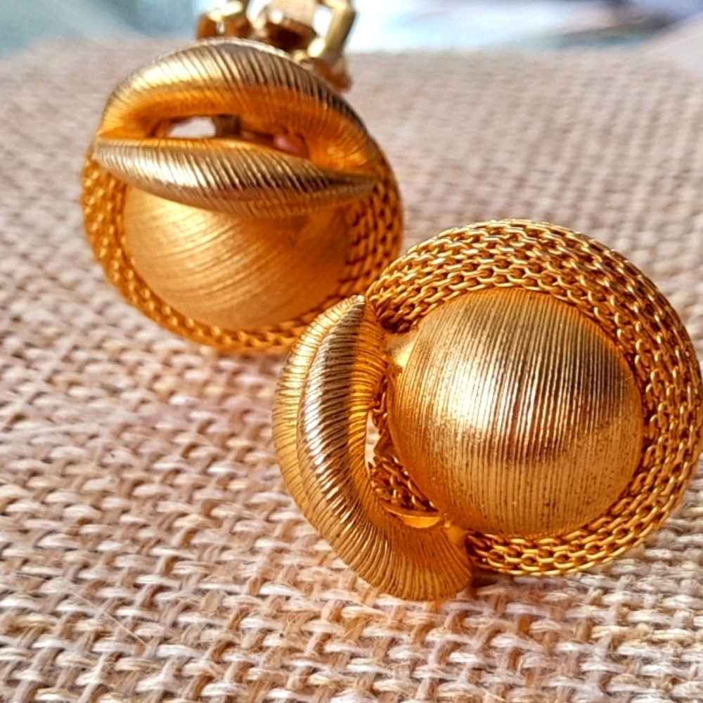 Continental Clip-on Gild  Earrings
